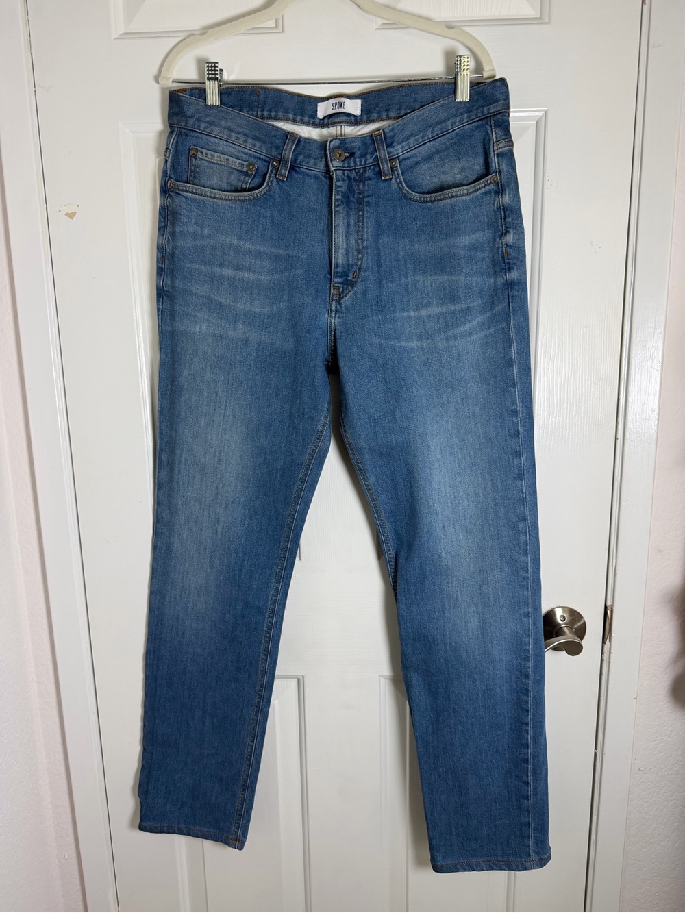 Straight-Leg Men's Jeans in Medium Blue - SPND
